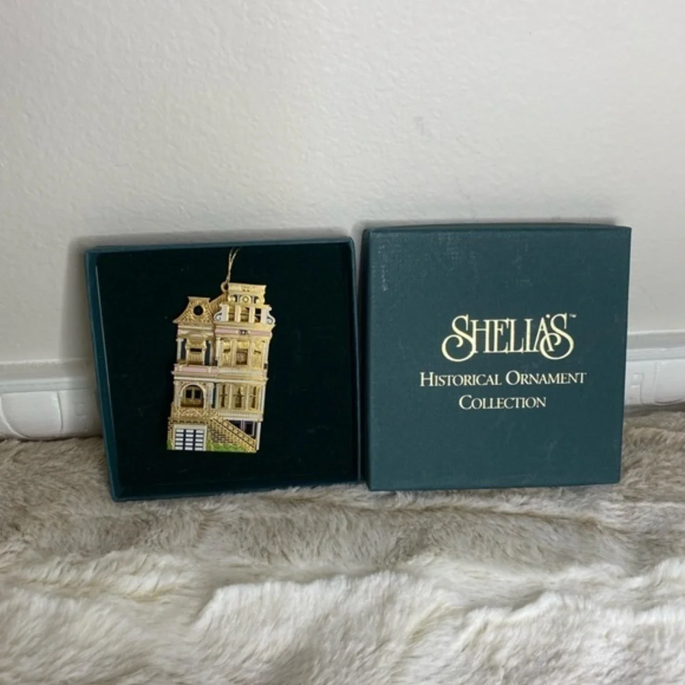 🌸Sheila’s Collectible Ornament - Electric Blue🌸
